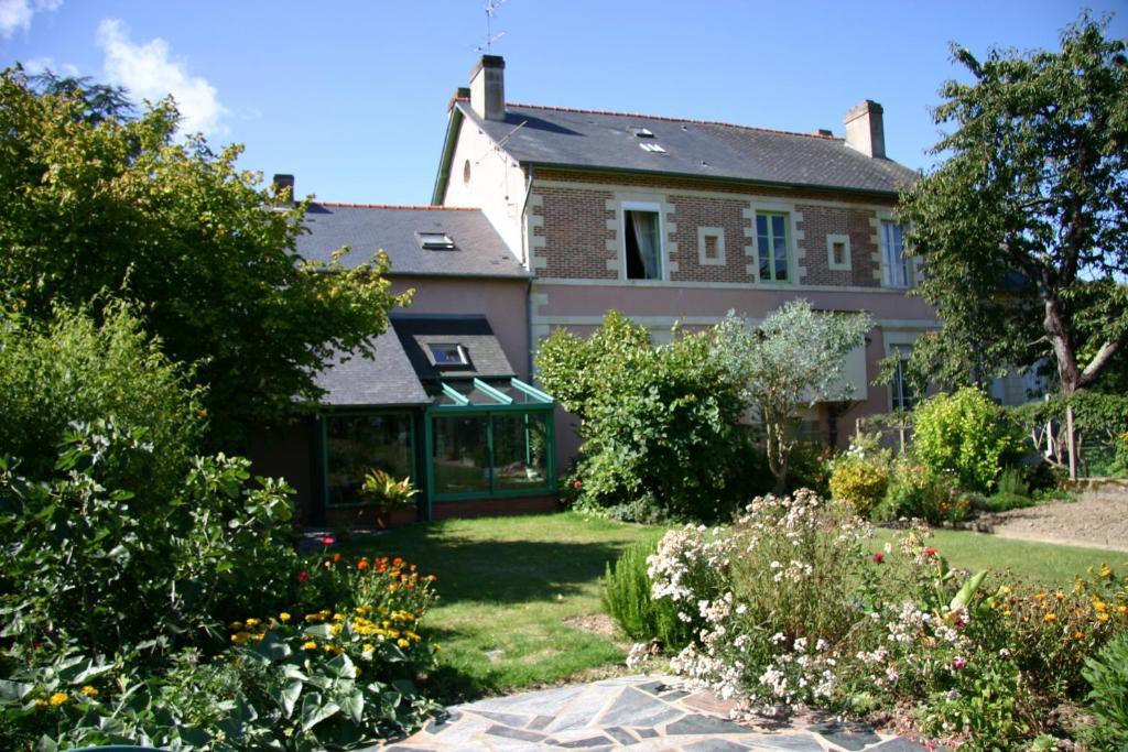 Chambres d'Hôtes du Chalet de Caharet Pipriac Exterior foto